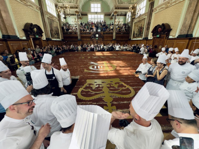 Лондонда әлемдегі ең үлкен тирамису пісірілді