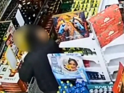 Тәттіқұмар ұры: Өскемен тұрғыны дүкеннен 100-ге жуық шоколад ұрлаған