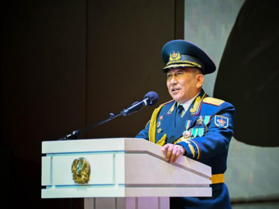 40 жыл қызмет атқарған генерал-лейтенант зейнетке шықты