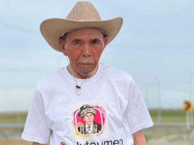 Ұлытаулық 76 жастағы ақсақал 53 күннің ішінде Парижге жаяу жетті