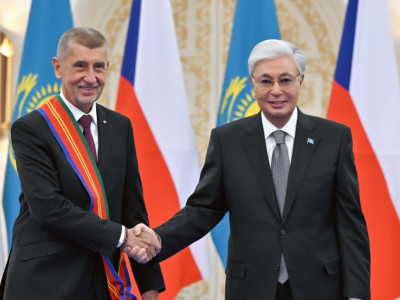 Президент Чехия Премьер-министрін «Достық» орденімен марапаттады