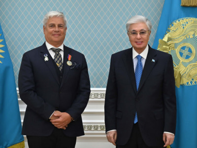 Қасым-Жомарт Тоқаев Халықаралық кинология федерациясының президентін «Достық» орденімен марапаттады