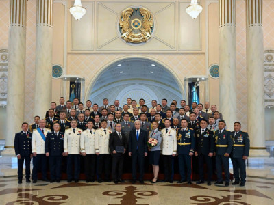 Президент ел қауіпсіздігіне үлес қосқан бір топ азаматты марапаттады