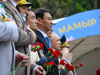 Алматыда Жеңіс күні аталып өтіп, соғыс қаһармандарының рухына тағзым етілді