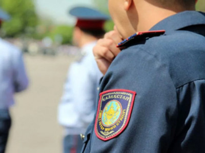 «Қасақана таптап өлтірген»: полицей күйеуінің қолынан қаза тапқан әйел жерленді