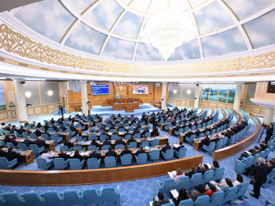 Парламент «Президент туралы» конституциялық заң қабылдады