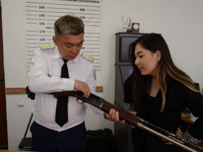 Ұлытау тұрғыны сирек кездесетін көне қаруды полицияға тапсырды