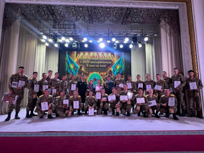 Қарағандыда Ұлттық ұлан сарбаздарына білім гранттары табысталды