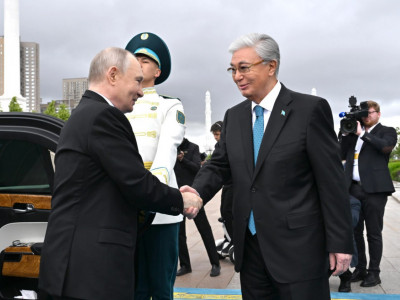 Тәуелсіздік сарайында Ресей Президентін салтанатты қарсы алу рәсімі өтті