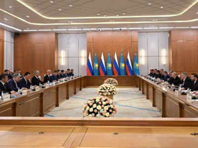 Қасым-Жомарт Тоқаев пен Владимир Путин кеңейтілген құрамда келіссөз жүргізді