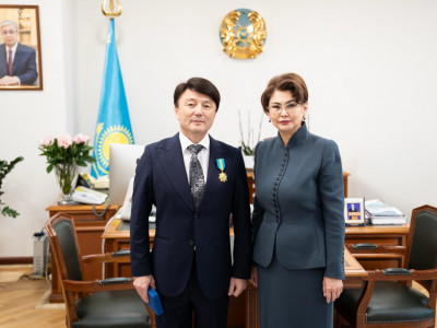 Қанат Айтбаев «Парасат» орденімен марапатталды