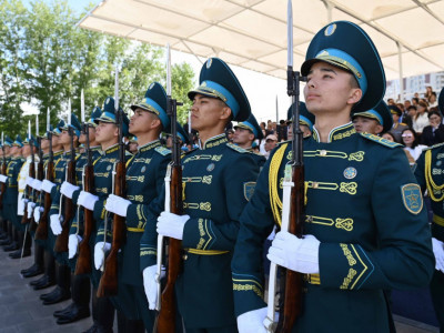 Әскери оқу орындарының үздік түлектеріне алғаш рет «аға лейтенант» шені берілді