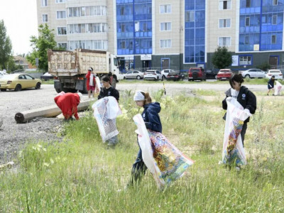 Астаналық жастар «Таза Қазақстан» экоакциясын өткізді