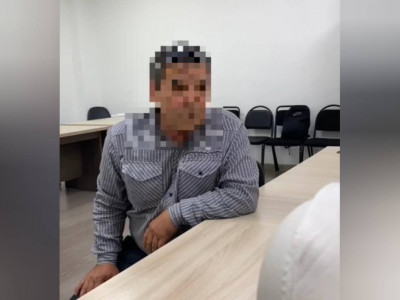 «Шетелден жұмыс тауып беремін»: Атырау тұрғыны алаяққа 660 мың теңге берген