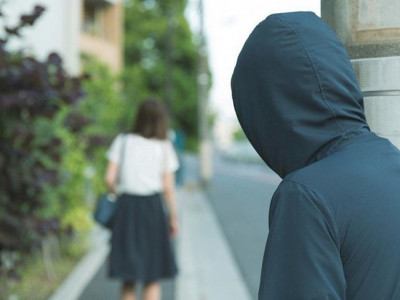 Сталкинг жасағандар рақымшылыққа жатпайды – Сенат заңды екі оқылымда мақұлдады