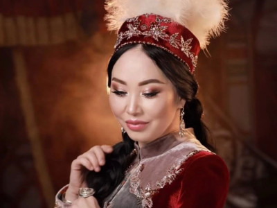 "Өзімді басқа бейнеде көре алмадым": Қарақат Әбілдина елге айтпаған құпиясын ашты (ВИДЕО)