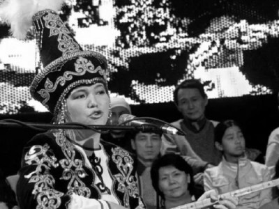 Қызының қуанышына асыққан: Белгілі айтыскер ақын жұбайымен бірге жол апатынан қаза тапты
