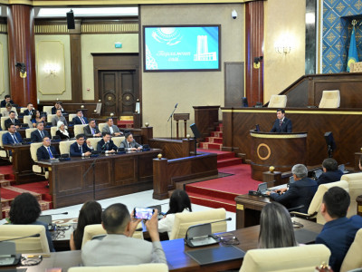 Мәжілісте «Парламент сөзі» сыйлығы табысталды