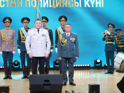 Айбынға апарған адал қызмет