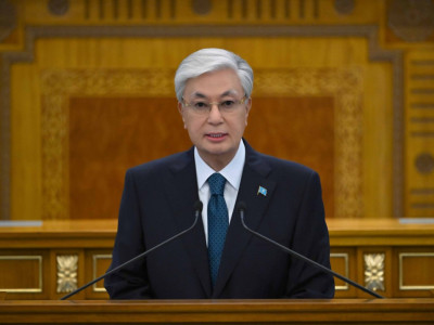 Тереңнен тамыр тартқан мемлекеттігіміздің жаңа кезеңіне қадам басқалы тұрмыз – Тоқаев