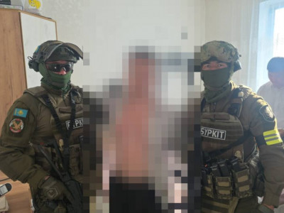 «Шкафтың ішіне жасырынған»: БҚО-да халықаралық іздеуде жүрген күдікті ұсталды