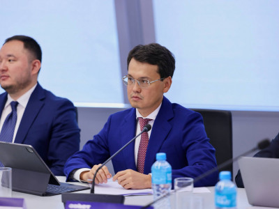 Жасанды интеллектіні дамыту – басты назарда: Бағдат Мусин «Әділет» партиясының сайлауалды бағдарламасындағы басым бағыттарды айтты