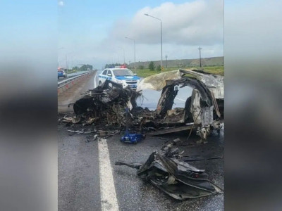 Бағанға соғылған BMW өртеніп кетті: Қостанай маңында жантүршігерлік апат болды