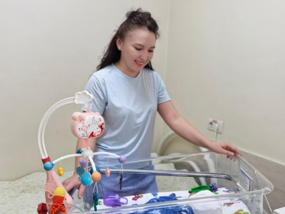 Алматыда Тайландтан санитарлық авиация арқылы жеткізілген сәби ауруханадан шықты