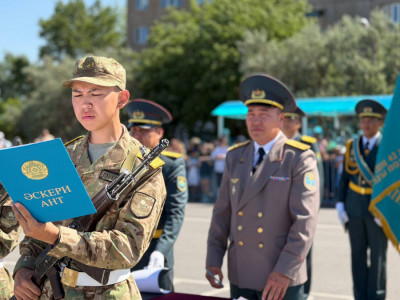 Қарағандыда 220-ға жуық жас сарбаз Әскери ант қабылдады