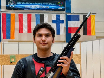 Валат Мусаев нысанаға оқ отудан Әлем чемпионатында алтын медаль жеңіп алды