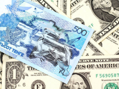 Биржада доллар бағасы 465 теңгеге дейін түсті