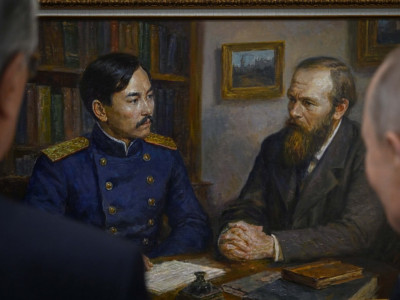 Тоқаев Путинге Шоқан Уәлиханов пен Федор Достоевский бейнеленген картинаны сыйға тартты