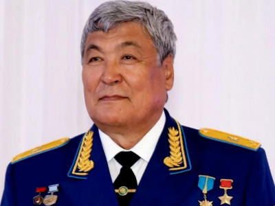 Тоқтар Әубәкіров 80 жасқа толды