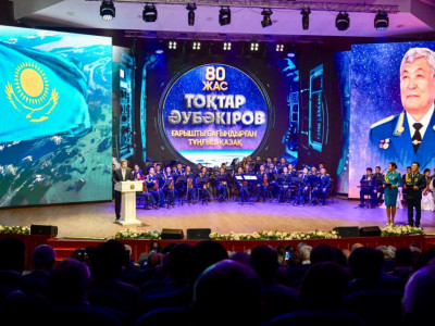 Үкімет басшысы Президент атынан Тоқтар Әубәкіровті мерейтойымен құттықтад