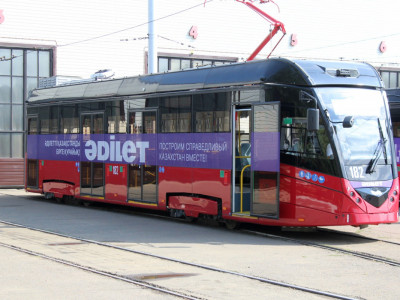 Бес трамвай, күніне 15 мың жолаушы: Павлодарда «Әділеттің» үгіт-насихаты басталды