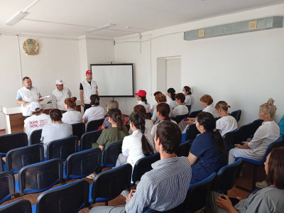 Қазақстан Халық партиясының өкілдері Павлодар облысындағы ауыл тұрғындары мен медицина қызметкерлерімен кездесті