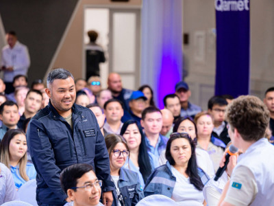 «Әділет» партиясының өкілдері «Qarmet» металлургтерінің ұсыныстарын тыңдады