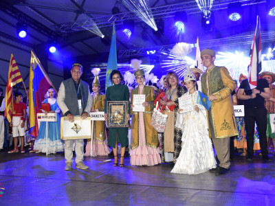 ҚазАТЗУ-дің «Шабыт» ансамблі Болгариядағы беделді фестивальде Қазақстан атынан өнер көрсетті