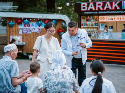 «Әділет» партиясының өкілдері БҚО тұрғындарына сайлауалды бағдарламаның басым бағыттарын таныстырды