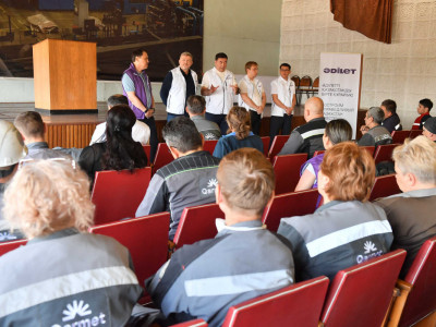 Еңбек адамының үні – партия назарында: «Әділет» өкілдері Алматы, Қарағанды және Қызылордада еңбек ұжымдарымен кездесу өткізді