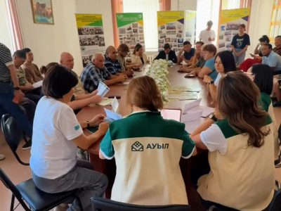 «Ауыл» партиясының өкілдері Ақмола облысында колледж ұстаздарымен кездесті