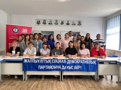 ЖСДП кандидаттары көкшетаулық мұғалімдермен білім саласындағы мәселелерді талқылады