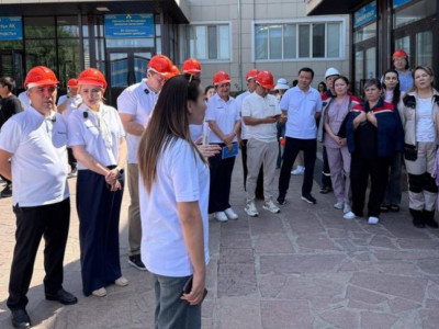Respublica партиясының өкілдері Тараздағы зауыт жұмысшыларының ұсыныстарын тыңдады