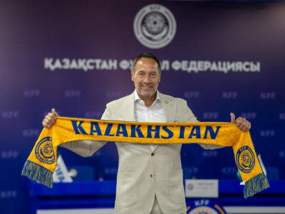 Ресми: Әйгілі "Аякс" футбол клубының экс бапкері Қазақстан құрамасын жаттықтырады