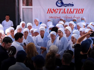 Respublica партиясының өкілдері Түркістан облысындағы «Балмұздақ» зауытының ұжымымен кездесті
