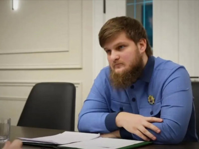 Рамзан Қадыровтың 21 жастағы ұлына "Шешенстан қаһарманы" атағы берілді