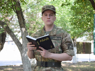 Ұлттық ұлан сарбазы Артём Кудряшов Абайдың өлеңдері арқылы қазақ тілін үйренген