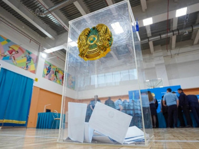 Партиялар жалақы, өндіріс және инфрақұрылым мәселелерін талқылады, ал «Ақ жол» Respublica сынына жауап берді