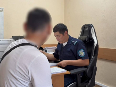 Өскеменде жас жігіт біреудің ауласындағы көлікті эвакуатормен алып кетіп, металлоломға өткізген