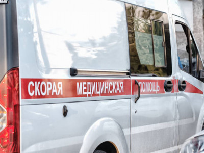Астанада екі жасар бала бесінші қабаттың терезесінен құлап кетті